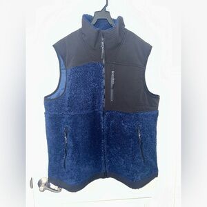 Brand new men’s size X-Large Vest with Insulated Warmth and Lightweight Design